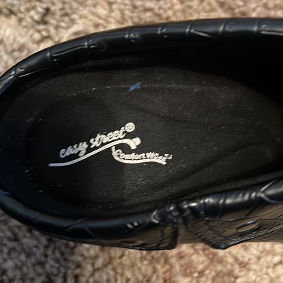 Black slip ons. - Picture 3 of 4